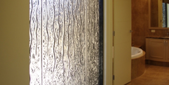 slumped glass privacy screen