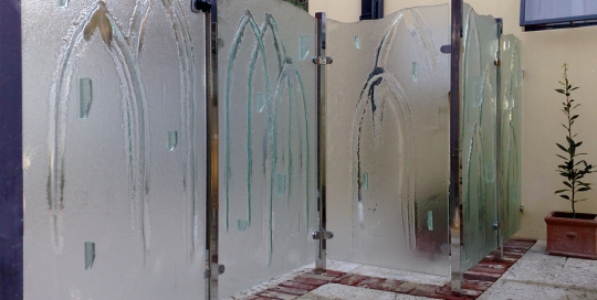 Slumped Glass Pool Safety Fencing