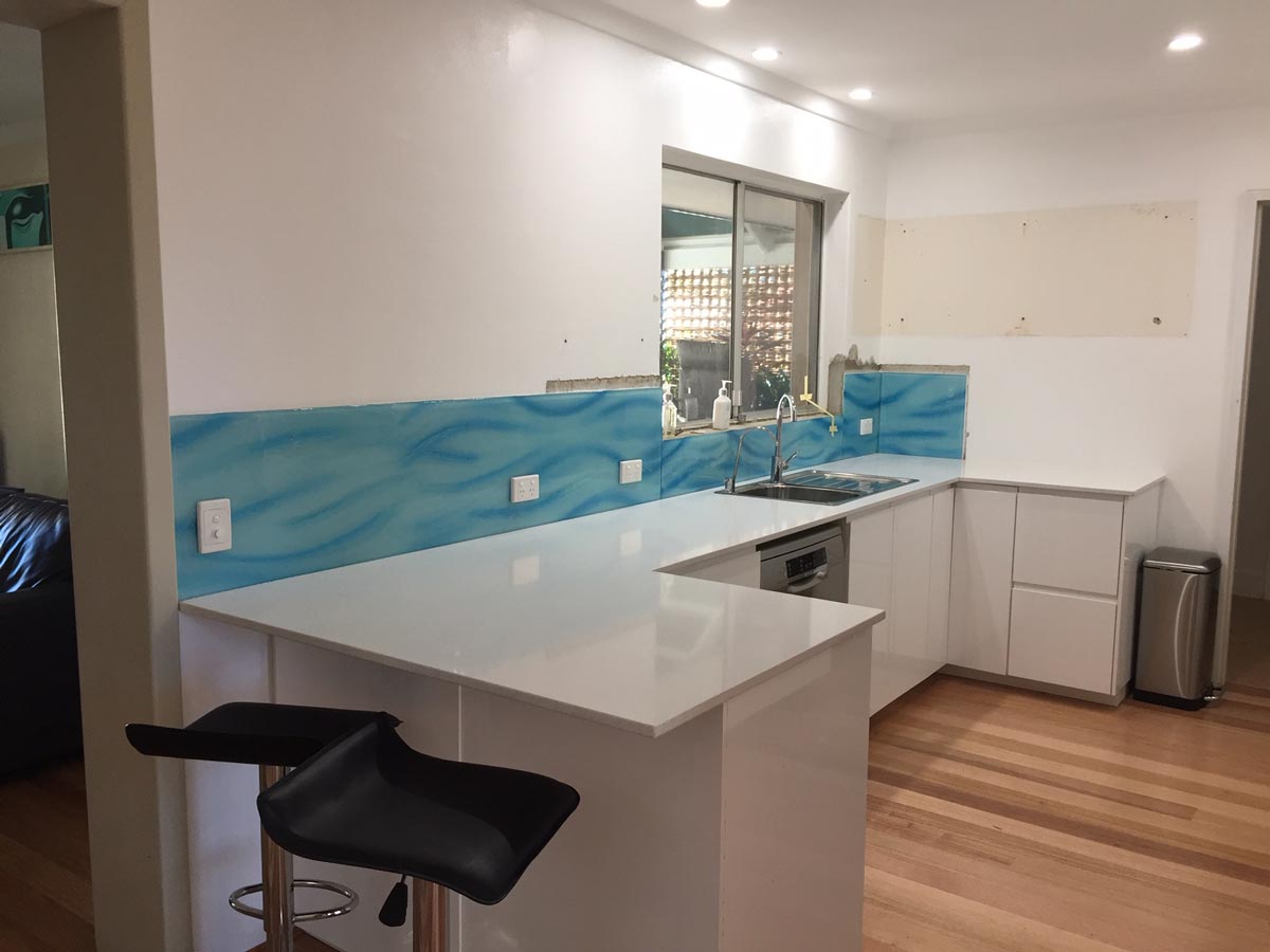 blue glass splashback